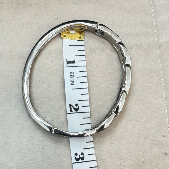 Silver Tone, Braided, Hinged Bangle Bracelet w/Clear Crystals. Vintage. - Picture 10 of 10